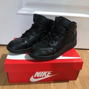 kids Jordan 1 Mid Black